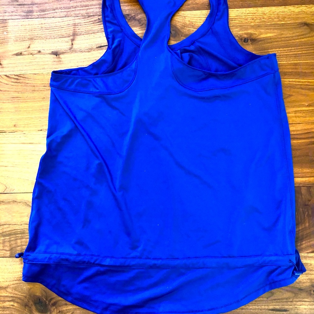 Exercise tops - Picture 2 of 7